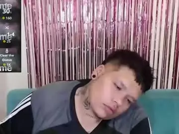 Yulandval  live sex cam