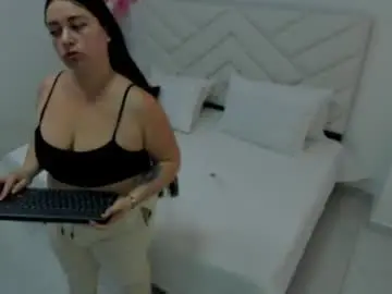 _emily_queen  live sex cam