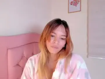 Adria_ross  live sex cam
