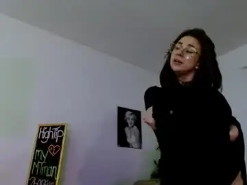 Bombshellbaeby  live sex cam