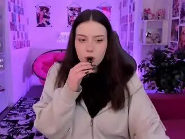 Coralinekeyns  live sex cam