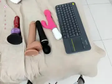 Isabela_molina  live sex cam