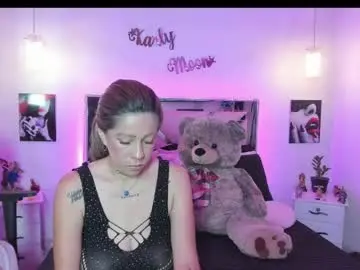 Karly_moonn  live sex cam