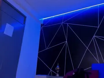 Sarenlux  live sex cam