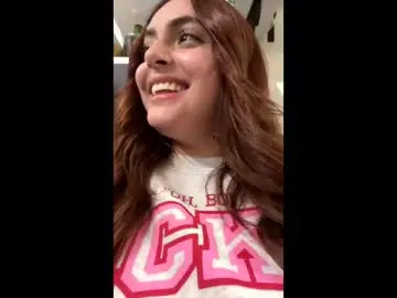 Sweet_doll_  live sex cam