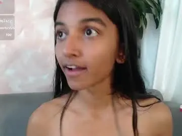 Yuliethpetite  live sex cam