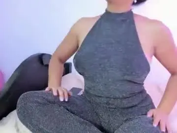 Amada_4u  live sex cam