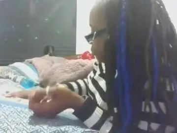 Cuteshotkiki  live sex cam