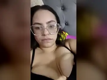 Dulcecitarica  live sex cam