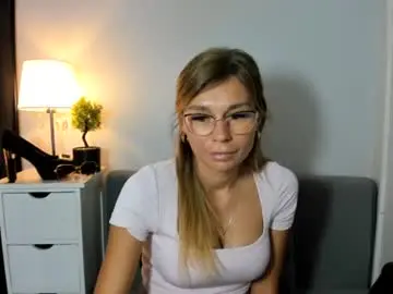 Freyanaughty69  live sex cam