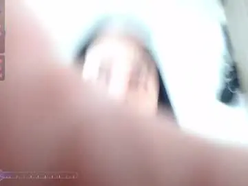 Hilari18  live sex cam