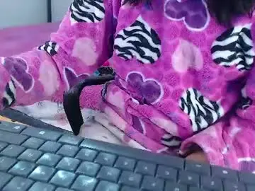 Hilari18  live sex cam