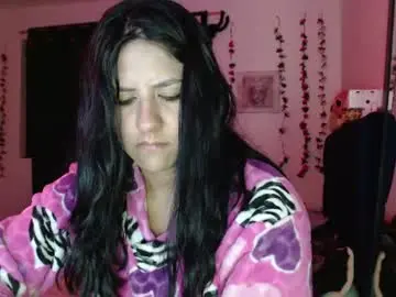 Hilari18  live sex cam