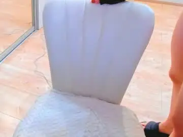 Liloneforyou  live sex cam