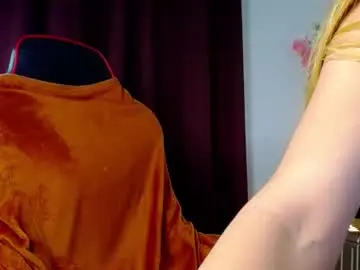 _luna10  live sex cam