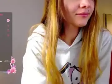 _luna10  live sex cam