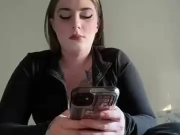 Airplanemode26  live sex cam