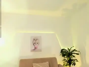 Ari_es  live sex cam