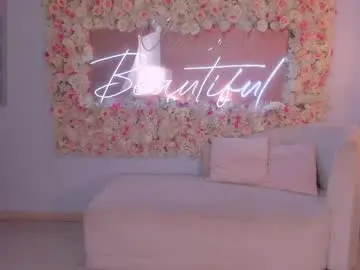 Ariananova  live sex cam