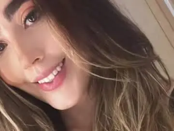 Emi_royse  live sex cam