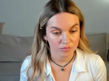 Jennifer_perezz  live sex cam