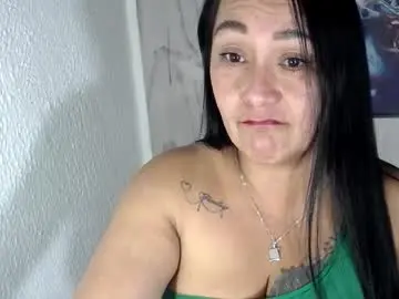 Julianawet_25  live sex cam