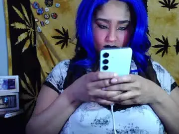 Mommybubbles  live sex cam