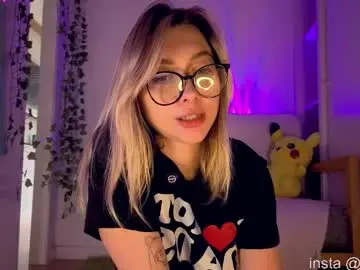 Nikkicchu  live sex cam