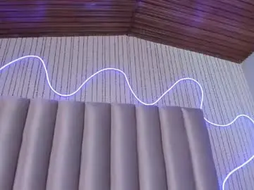 Samanthapeachs  live sex cam