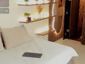 Vane_lips  live sex cam