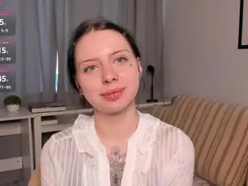 Bitehoneyice  live sex cam