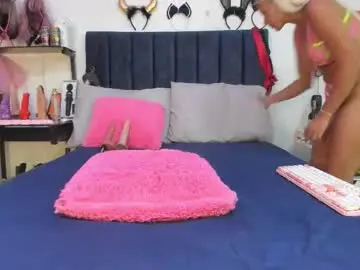 Emmily_giraldo  live sex cam