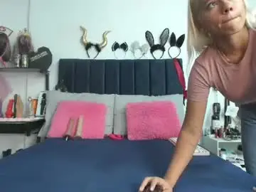 Emmily_giraldo  live sex cam