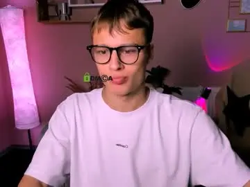 Iron_fang1  live sex cam