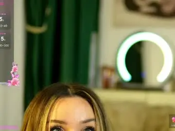 Katiecutieexo  live sex cam