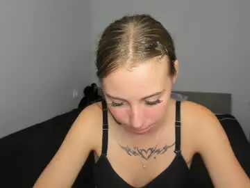 Vika_a  live sex cam