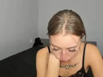 Vika_a  live sex cam