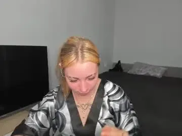 Vika_a  live sex cam