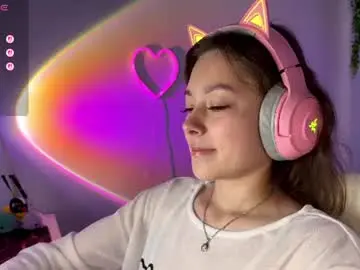 Dashasambyka19  live sex cam