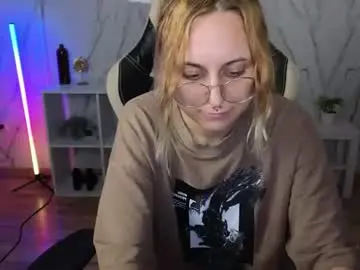 Holly_pollyy  live sex cam