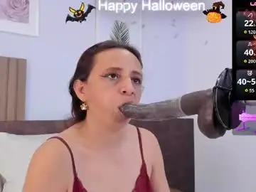 Issys_milf  live sex cam