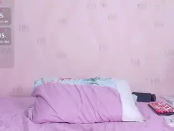 Littleebonymommy  live sex cam