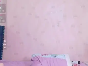 Littleebonymommy  live sex cam