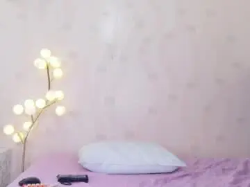 Littleebonymommy  live sex cam