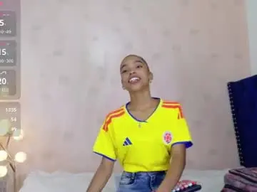 Littleebonymommy  live sex cam