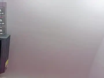 Littleebonymommy  live sex cam