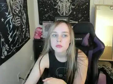 Luna_lovelyy  live sex cam