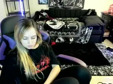 Luna_lovelyy  live sex cam