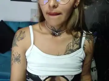 Milafuckass  live sex cam