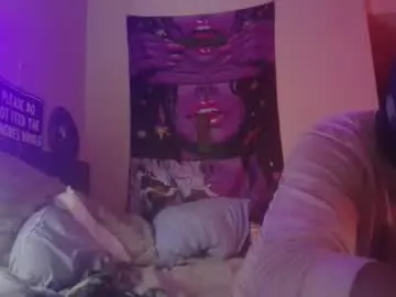 Dirtylilsecret305  live sex cam